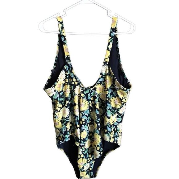 Old Navy floral one piece women’s swimsuit bathing suit Plus Size 3X New w/tags - Picture 4 of 7